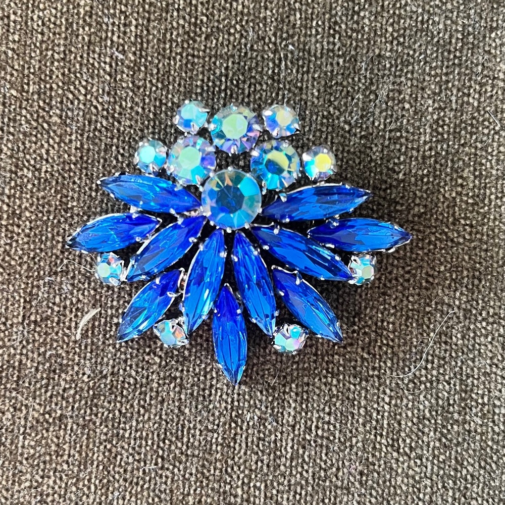 Vintage cobalt crystal brooch